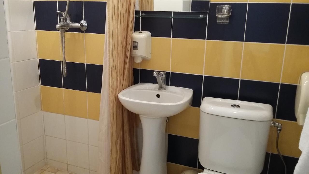 Piligrimo Uzeiga Motel Kadares Bagian luar foto