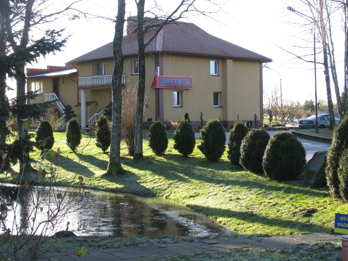 Piligrimo Uzeiga Motel Kadares Bagian luar foto
